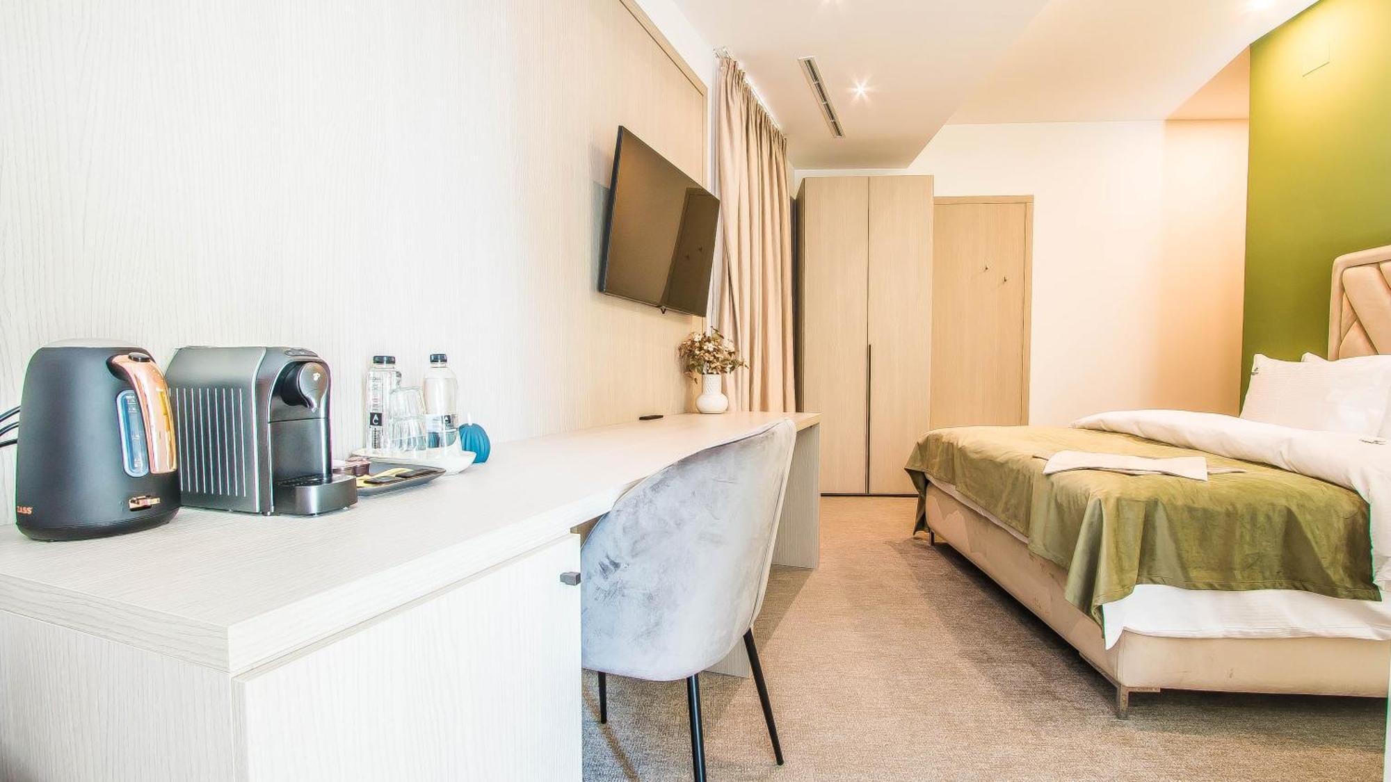 Central Carol Aparthotel 2 布加勒斯特 外观 照片